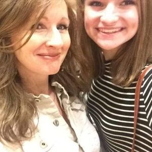 Meet your Posher, Lori